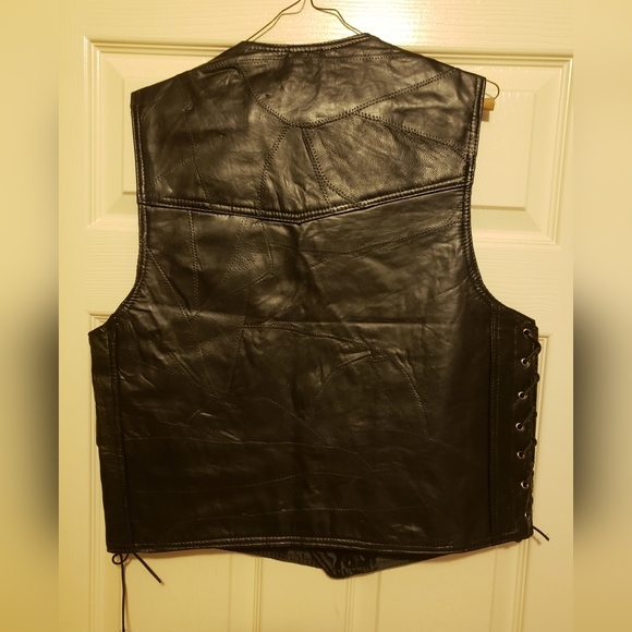 Black Vest - Picture 2 of 4